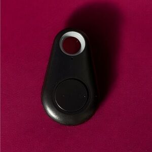 Mini GPS Tracker for Keys, Kids, Pets, and Vehicles – Real-Time Tracking Device